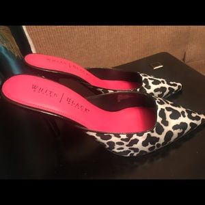 White House Black Market Mule